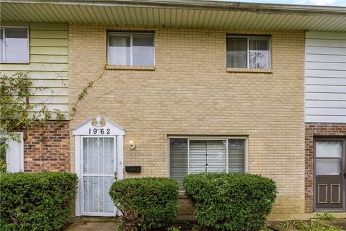 1962 Larkswood Dr, Dayton, OH, 45417-9408 | Card Image