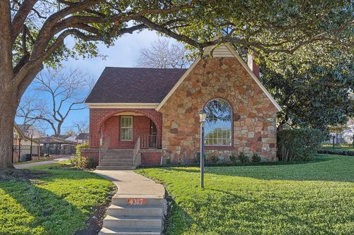 4317 Pershing Ave, Fort Worth, TX, 76107-4243 | Card Image