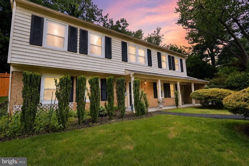 8418 Stone Gate Dr, ANNANDALE, VA, 22003-4561 | Card Image