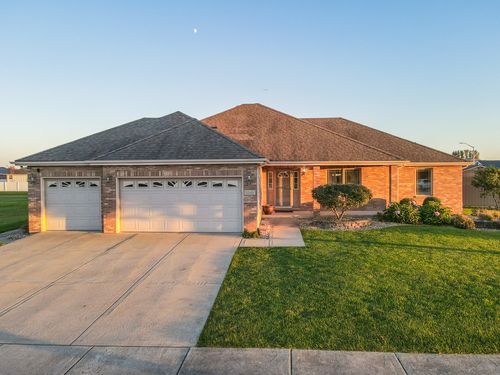 1048 Windfield Dr, Manteno, IL, 60950-8000 | Card Image