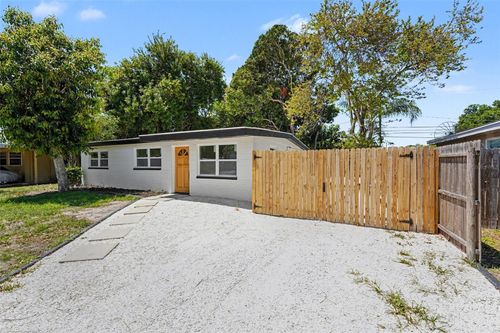 9482 Crestview St, SEMINOLE, FL, 33772-2947 | Card Image