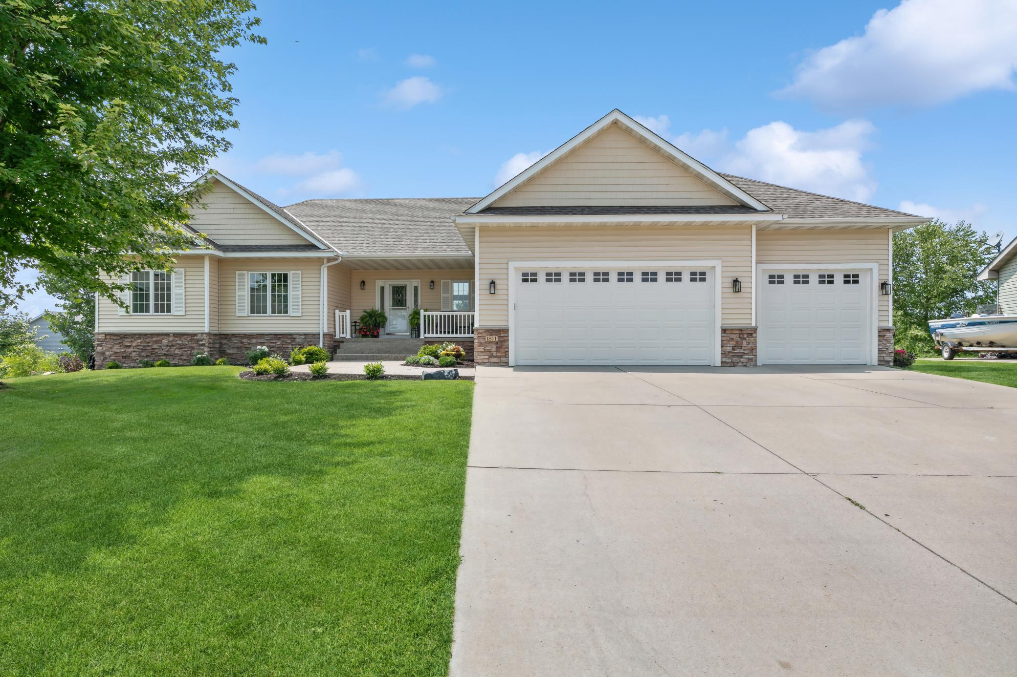 Eastland Cir, Buffalo, MN 55313
