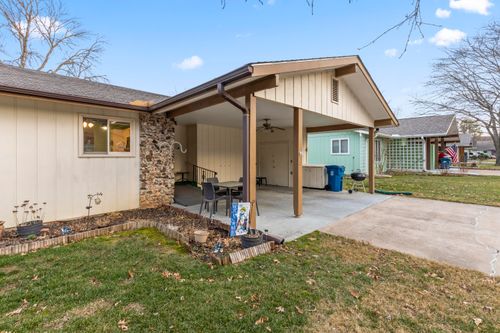 25 Oak Ct, Branson, MO, 65616-2017 | Card Image