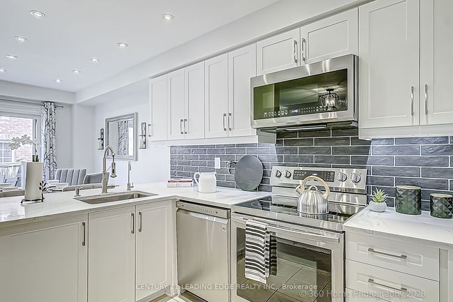 4 Brind Sheridan Crt, House attached with 4 bedrooms, 3 bathrooms and 1 parking in Ajax ON | Image 13