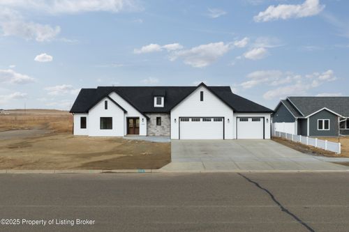 1988 Wahl St, Dickinson, ND, 58601-5363 | Card Image