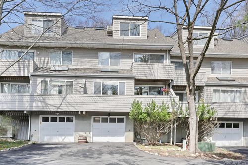 68 Hickory Hill Ln, Tappan, NY, 10983-1825 | Card Image