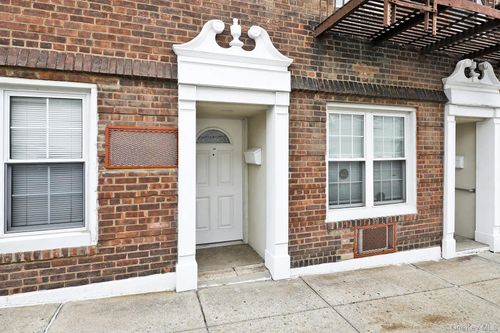 apt-1m-1 Ash Pl, Great Neck, NY, 11021-3275 | Card Image