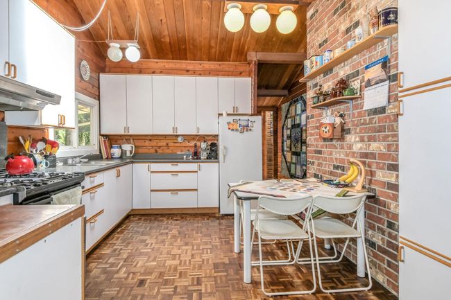 19865 36 A Ave, House other with 4 bedrooms, 2 bathrooms and 6 parking in Langley BC | Image 11