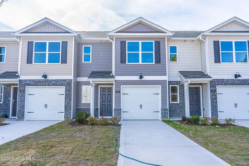 221 Maddox Drive, Aberdeen, NC, 28315 | Card Image