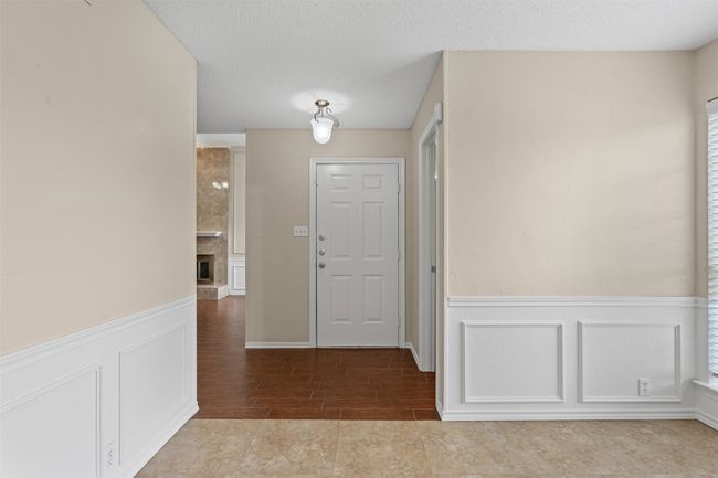 1404 Ranchview Ct, House other with 3 bedrooms, 3 bathrooms and null parking in Carrollton TX | Image 6