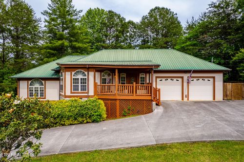 332 Pembroke Dr, Sevierville, TN, 37876-2116 | Card Image