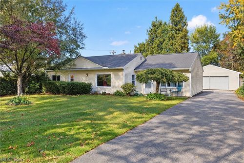 6017 Douglas Dr, Madison, OH, 44057-1819 | Card Image