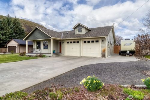305 E Jackson St, Dayton, WA, 99328-1633 | Card Image