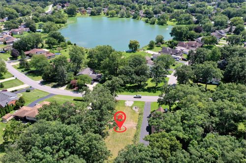 1135 Sunnyslope Dr, Crown Point, IN, 46307-9312 | Card Image