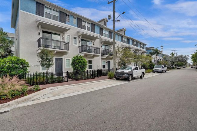 63 Nw 4 Th Ave, Townhouse with 3 bedrooms, 4 bathrooms and null parking in Delray Beach FL | Image 66