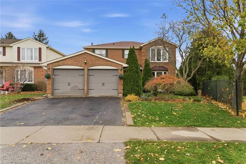 2163 Winding Way, Burlington, ON, L7M2Y2 | Card Image