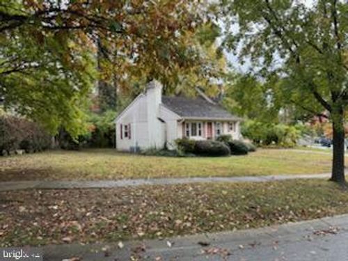 8917 Seneca Ln, BETHESDA, MD, 20817-3556 | Card Image