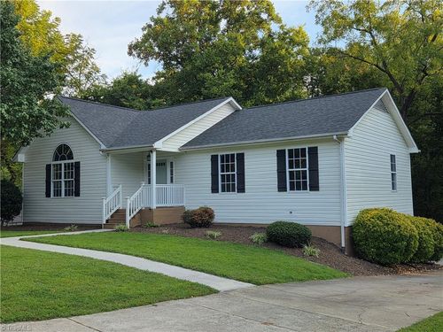 170 Crystal Dr, Winston-Salem, NC, 27106-3738 | Card Image