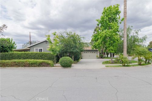 151 College Way, Covina, CA, 91723-2218 | Card Image