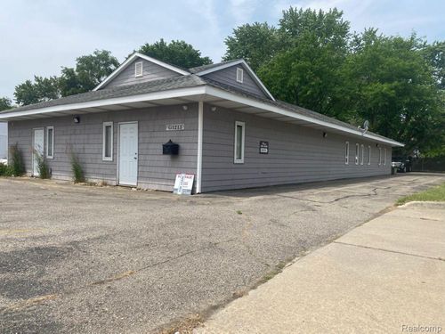1213 N Ballenger Hwy, Flint, MI, 48504 | Card Image