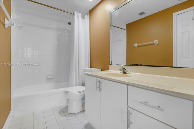 APT-217 - 7085 Nova Dr, Condo with 3 bedrooms, 2 bathrooms and null parking in Davie FL | Image 10
