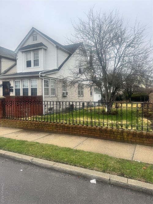 11731 192nd St, Saint Albans, NY, 11412-3300 | Card Image