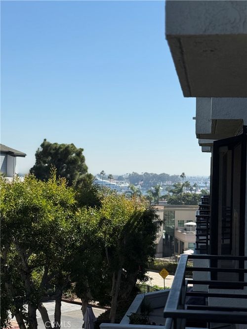 apt-202-270 Cagney Ln, Newport Beach, CA, 92663-1621 | Card Image