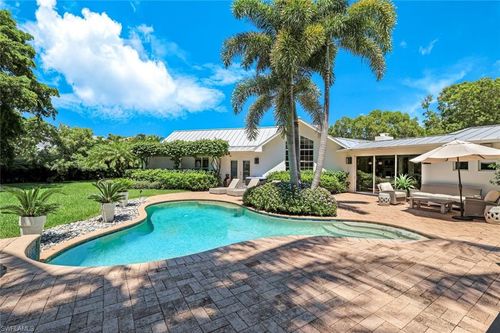642 6th Ave, NAPLES, FL, 34102-5584 | Card Image