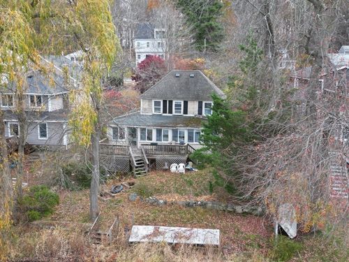 27 Taft Ave, Mendon, MA, 01756-1206 | Card Image