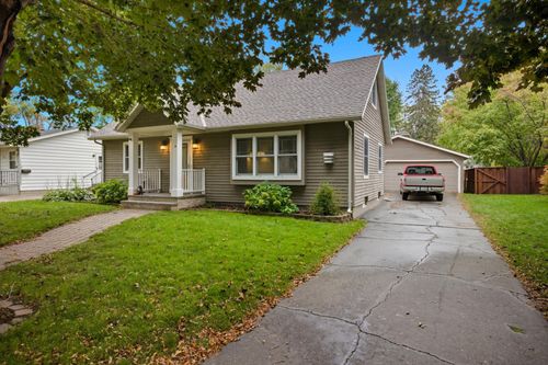 901 17th St Sw, Willmar, MN, 56201-2837 | Card Image