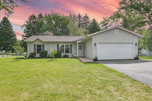 8715 378th Ave, Burlington, WI, 53105-8525 | Card Image