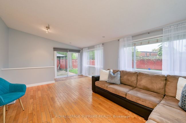 25 Parkchester Rd, House other with 3 bedrooms, 3 bathrooms and 6 parking in North York ON | Image 16