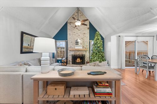 2151 Berkshire Ln, Murfreesboro, TN, 37129-6617 | Card Image