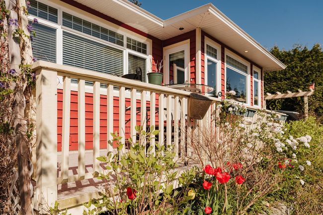 5599 Medusa Place, House other with 3 bedrooms, 2 bathrooms and 2 parking in Sechelt BC | Image 3