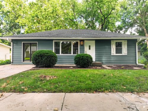 604 Maple St, Wamego, KS, 66547-1722 | Card Image