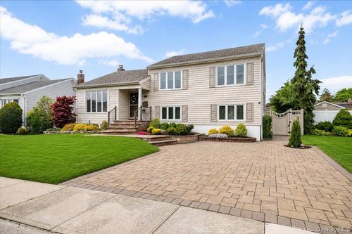 29 Acme Ave, Bethpage, NY, 11714-4628 | Card Image