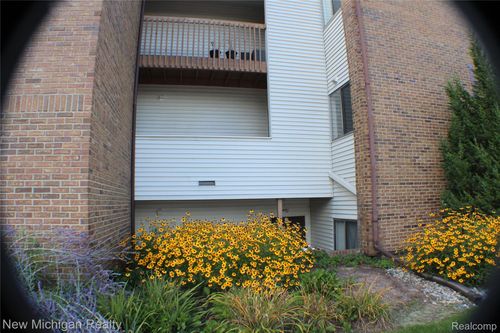 apt-21-1460 E Pond Dr, Okemos, MI, 48864-2375 | Card Image
