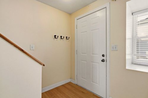 unit-32-777 Middle Rd, Portsmouth, NH, 03801-4833 | Card Image