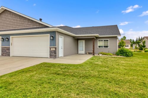 903 Village Ln, Detroit Lakes, MN, 56501 | Card Image