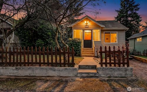 8535 18th Avenue Nw, Seattle, WA, 98117 | Card Image