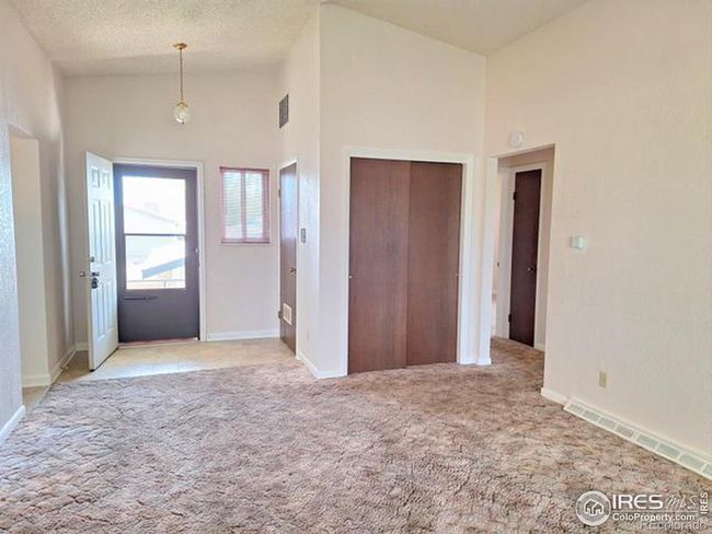 Upper Entry and Closet | Image 13