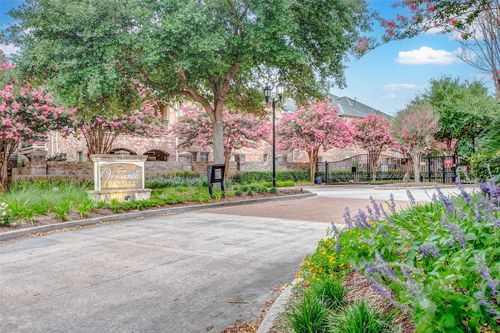 28 Versante Ct, Houston, TX, 77070-6040 | Card Image