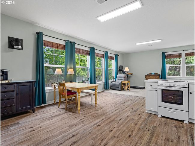 179 Se 46 Th Dr, House other with 4 bedrooms, 4 bathrooms and 2 parking in Gresham OR | Image 32