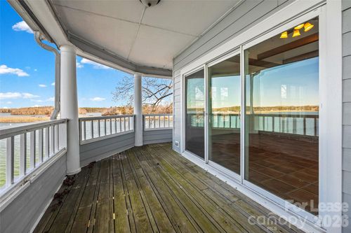 372 Northwest Dr, Davidson, NC, 28036-8910 | Card Image