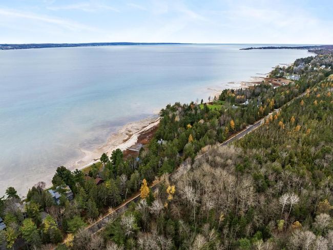565 Beach Rd, House other with 4 bedrooms, 4 bathrooms and null parking in Harbor Springs MI | Image 33
