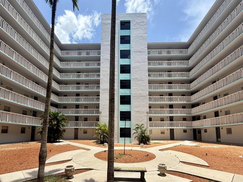 303-15600 Nw 7th Avenue, Miami, FL, 33169 | Card Image