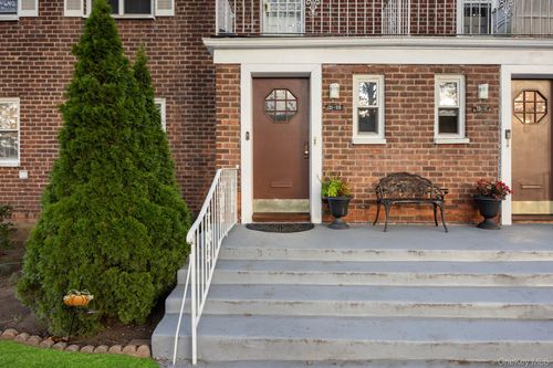 lowr-level-13109 234th St, Rosedale, NY, 11422-1311 | Card Image