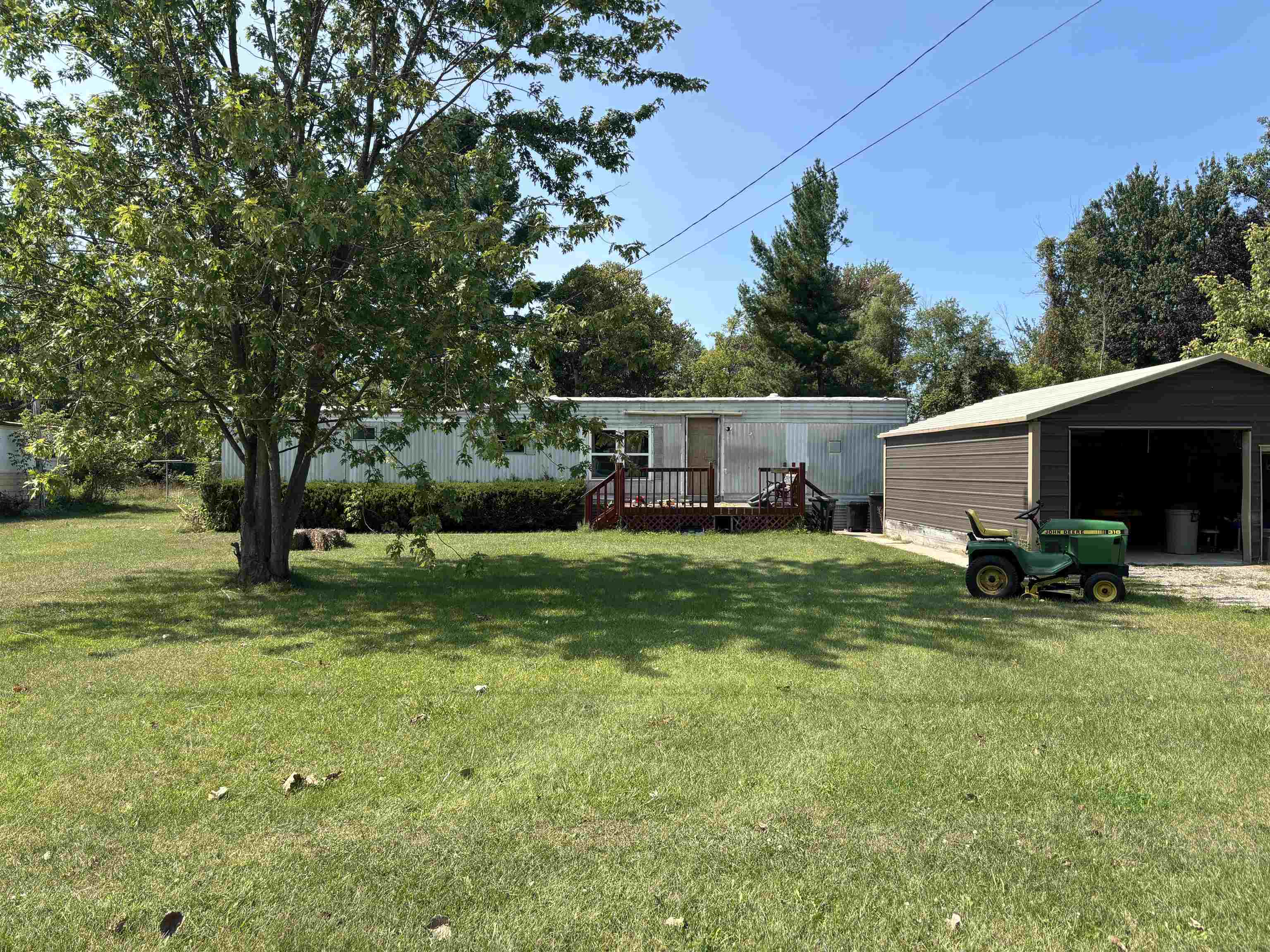 Grant Ave, Clare, MI 48617