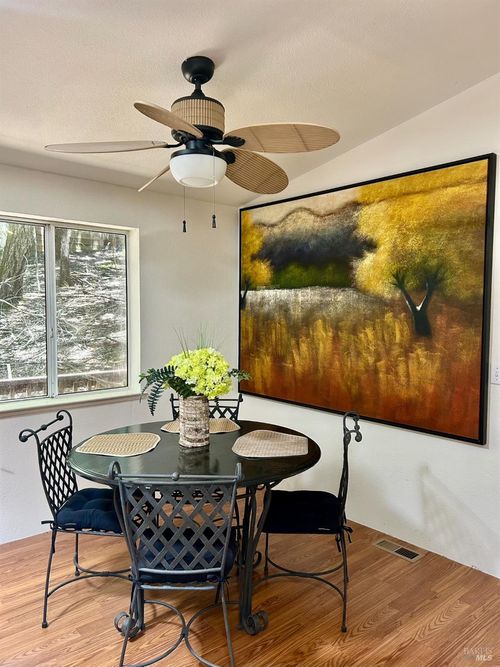 27122 Bear Dr, Willits, CA, 95490-9427 | Card Image