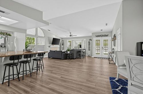 44795 Cabrillo Ave, Palm Desert, CA, 92260-3704 | Card Image